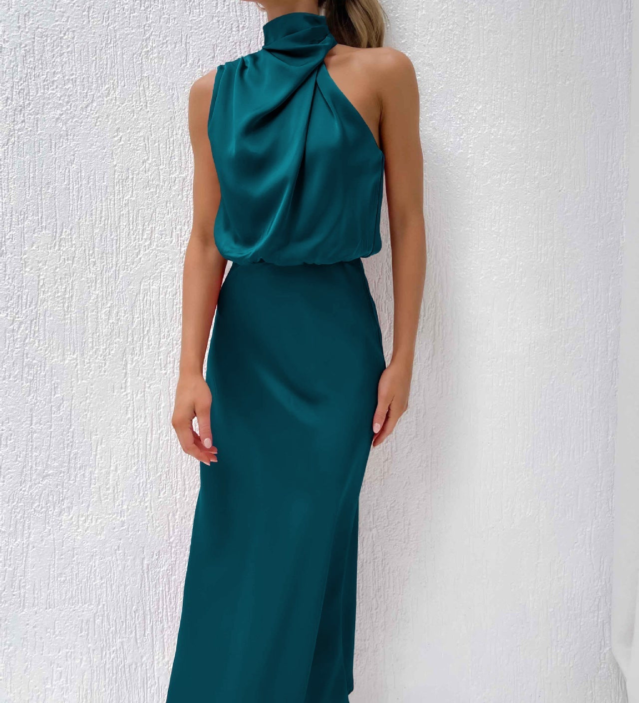 Tyra | Juhlapuku, elegantti, kaula-aukko halter-tyyppinen