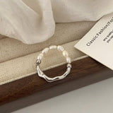 Elisa | Kullanvärinen leikkisä helmisormus, jossa sydän